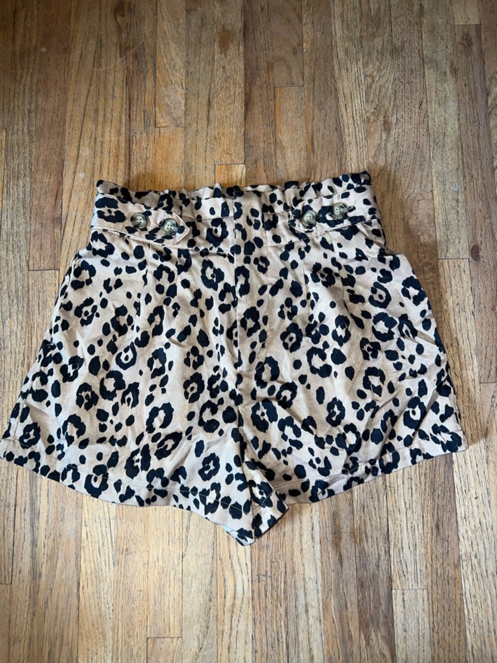 High-Waist Leopard Print Shorts in Beige/Black